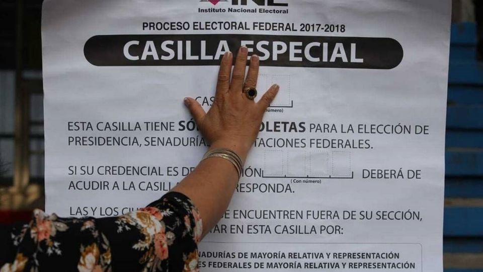 Que no reside en la región que les corresponde