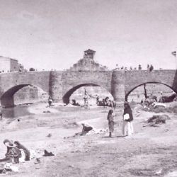Cuando Malecón del río era bonito: el antiguo puente del Coecilllo que ya no existe