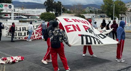 Protestan alumnos de El Mexe en Central de Autobuses de Pachuca, se llevan unidades