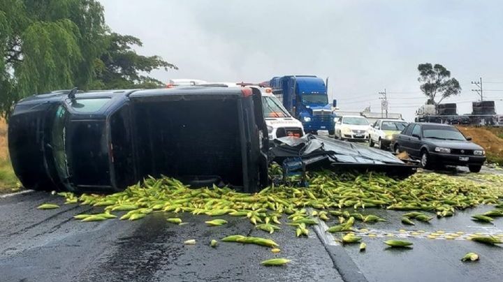 Accidente en la carretera Toluca-Atlacomulco: Hubo caos vial y rapiña