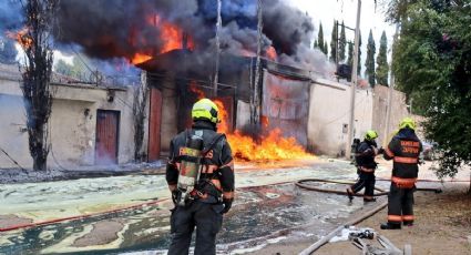 Fuerte incendio en almacén de aceites en Zapopan, Jalisco; hay un hombre quemado