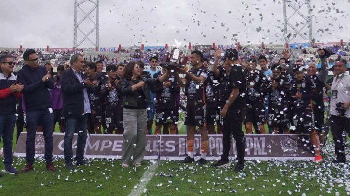 Pachuca le pasa por encima a las Chivas y se lleva la Copa por la Paz