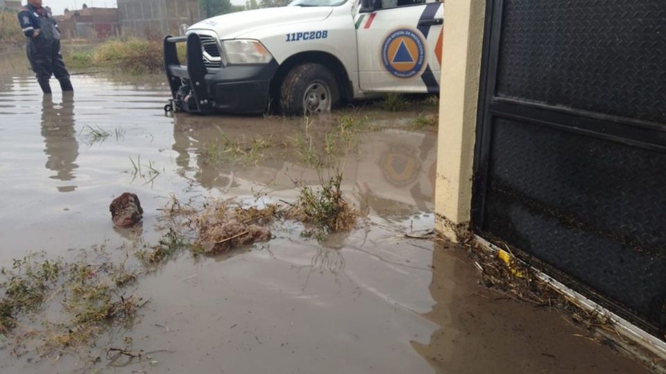 Protección Civil del Estado se está interviniendo en Salvatierra, esto con la finalidad de resguardar a las familias que han sido afectadas por el paso de las lluvias torrenciales