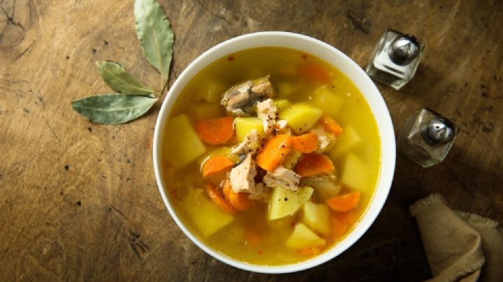 Una probadita del mar: Caldo de pescado al té limón