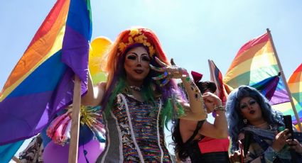 Diplomáticos se suman a la marcha LGBTTTI+ en CDMX