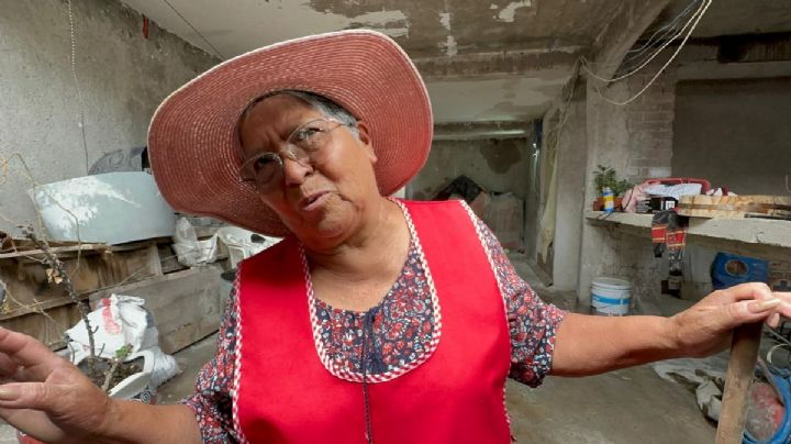 En Chimalhuacán, vecinos afectados por lluvias piden agua potable para limpiar casas