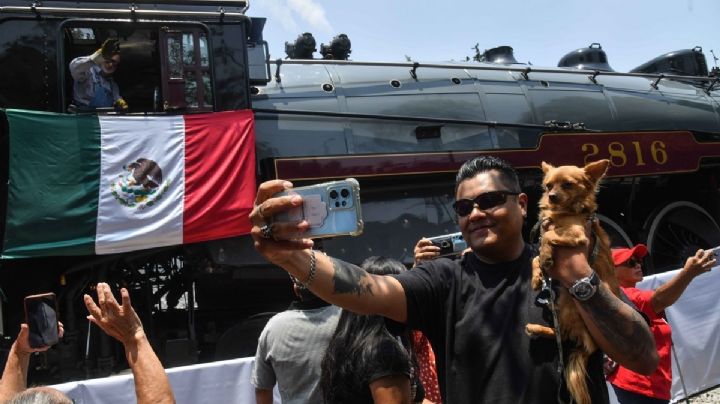 “La Emperatriz” enamora a chicos y grandes de CDMX: “Parece el Expreso Polar”