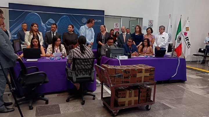 Elecciones 2024: Se entrega el primer paquete de votos emitidos en el extranjero