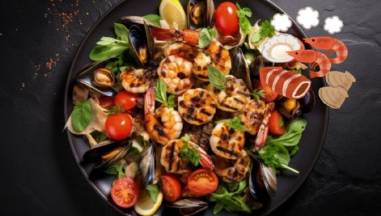 Mar y vegetal: Así puedes preparar una ensalada mediterránea con mariscos