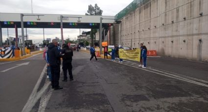 Autopista México-Pachuca: Maestros toman la caseta San Cristóbal y dan paso libre