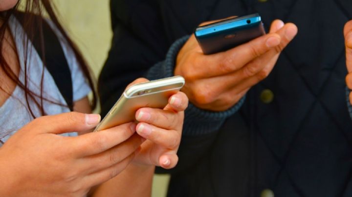 Redes sociales desplazan a prensa y TV en consumo de noticias