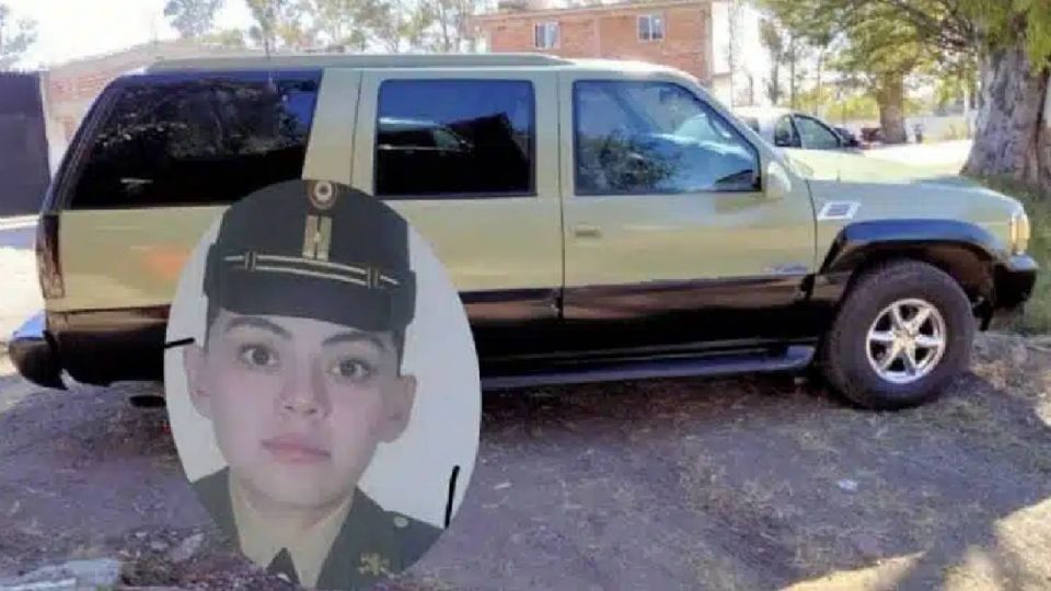 La joven policía circulaba a bordo de una camioneta Cadillac, presuntamente de su propiedad, en la carretera que conduce a la comunidad de Mancera.