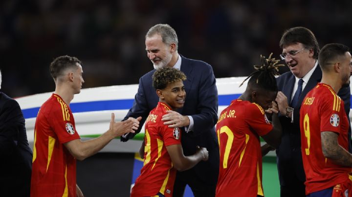 El rey festeja el campeonato de España, pero sin la reina ¿Dónde está Letizia?