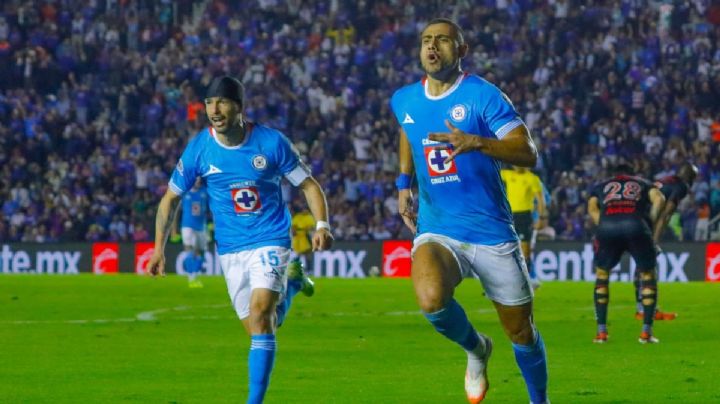 Giakoumakis y Rivero hacen soñar a Cruz Azul y se confirman como líderes de la Liga MX
