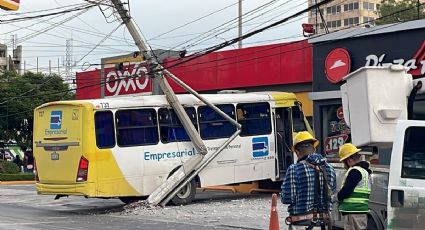 Accidente Toluca: Autobús empresarial se estrella contra un Oxxo, hay 12 lesionados