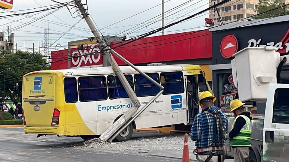 El accidente ocurrió en la esquina que forman las avenidas Isidro Fabela y Morelos, en Toluca