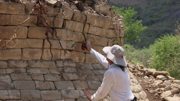 INAH halla juego de pelota y obsidiana cerca de vestigio arqueológico de Atlapexco