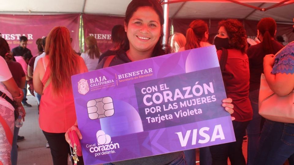 Mediante un apoyo economico de 2 mil 600 pesos, las jefas de familia reciben un apoyo del gobierno de Baja California