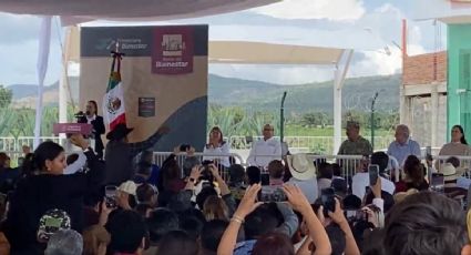 López Obrador y Claudia Sheinbaum visitan el Banco del Bienestar de Doctor Mora