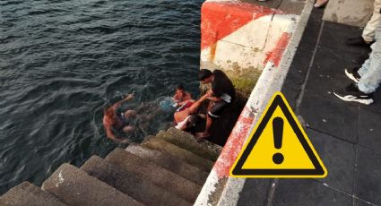 Sacamonedas héroes: rescatan a hombre que cayó al mar en el Malecón de Veracruz