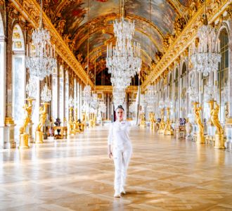 Salma Hayek llevó antorcha olímpica en Palacio de Versalles