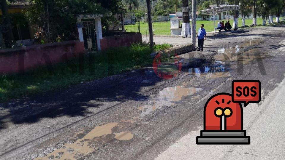 Baches y socavones dañan autos en Ciudad Mendoza