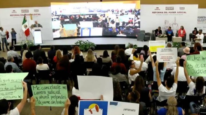 Empleados del Poder Judicial abuchean a Lenia Batres en el Congreso de Guanajuato en Foro sobre reforma