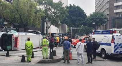 Cierran Paseo de la Reforma tras fuerte accidente; hay 4 personas heridas