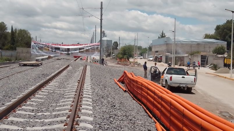 Pobladores de Tultepec bloquean por quinto día las obras de ampliación del Tren Suburbano hacia el AIFA