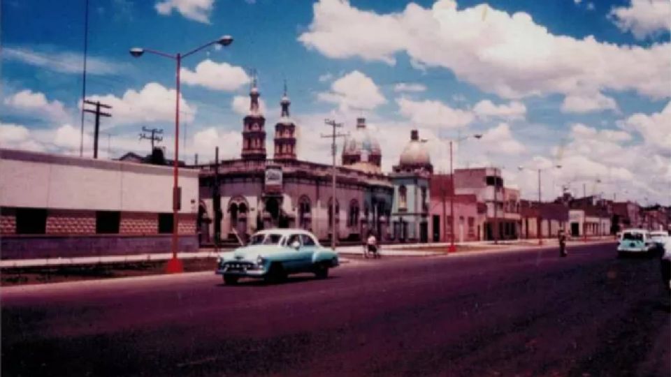 De acuerdo con los datos del Archivo Histórico de León, la obra del bulevar Adolfo López Mateos fue la primera de suma importancia, pues su impacto transformó la ciudad tanto en los aspectos económicos, urbanos y sociales. 