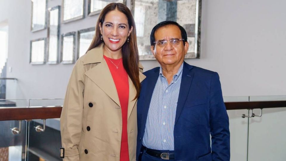 El compromiso de la gobernadora electa Libia Dennise para fomentar el desarrollo y las oportunidades en los municipios de Guanajuato es la colaboración y planeación, aquí con el alcalde electo de Celaya Juan Miguel Ramírez Sánchez.