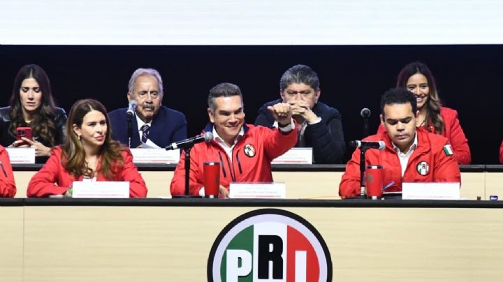 PRI aprueba reformar estatutos y abre la puerta para la reelección de "Alito"