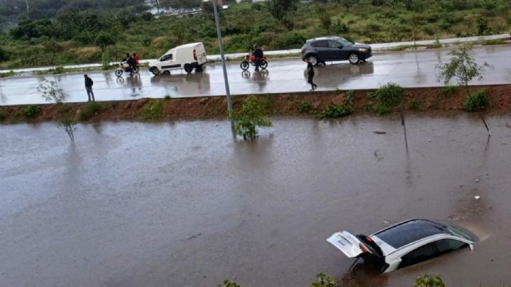 ¿Por qué se inundó la avenida en Lomas del Molino?