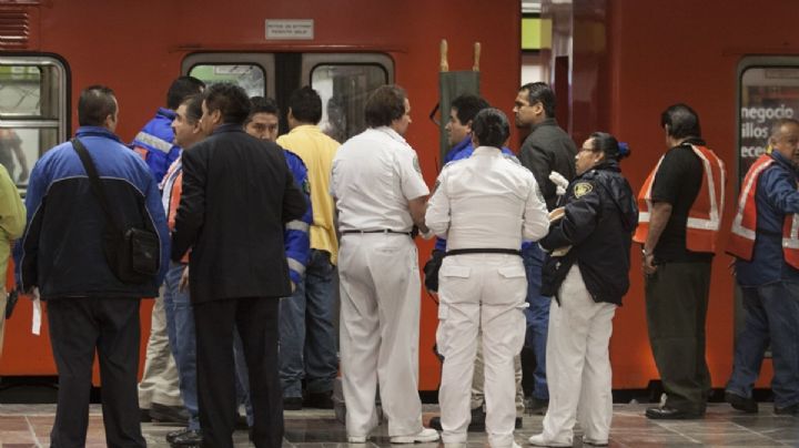 Metro CDMX: ¿Qué sabemos de la persona que se arrojó a las vías en la Línea 2?