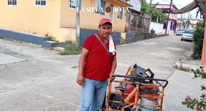 Isidro, jarocho que busca trabajo en redes para pagar estudios a sus hijos