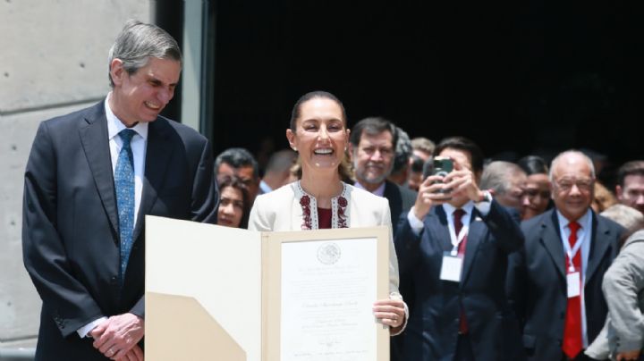 Claudia Sheinbaum recibe constancia como presidenta electa