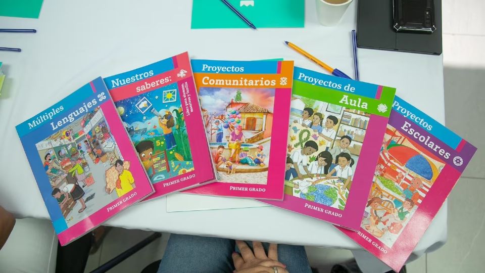 El delegado de la Secretaría de Educación en León, Alfredo Ling Altamirano, informó que la SEP ha enviado 140 mil libros de texto gratuito del millón y medio que se requiere para los estudiantes de educación básica en la ciudad.