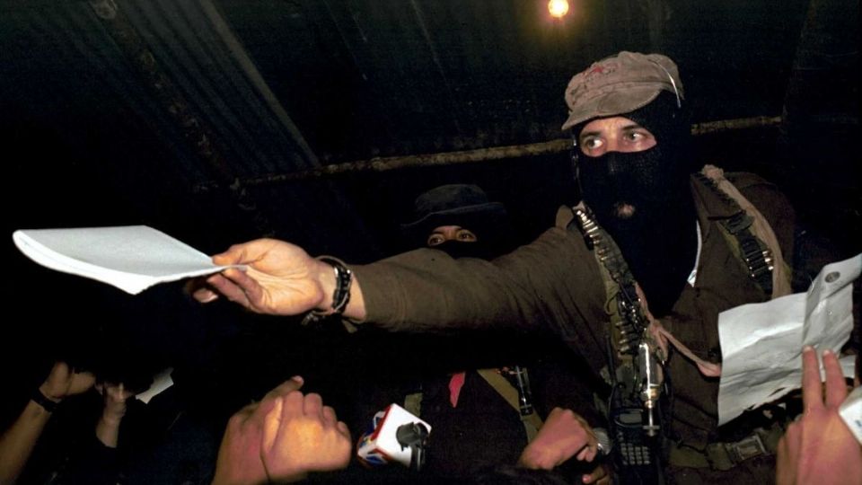 Capitán Marcos del EZLN reaparece y cuestiona megaproyectos de AMLO.