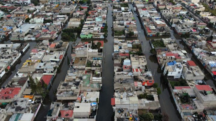 Falta de mantenimiento y coordinación mantiene inundación en Chalco: experto