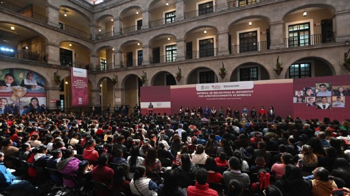 Becas Universales en Educación Básica: Impacto y desafíos presupuestarios