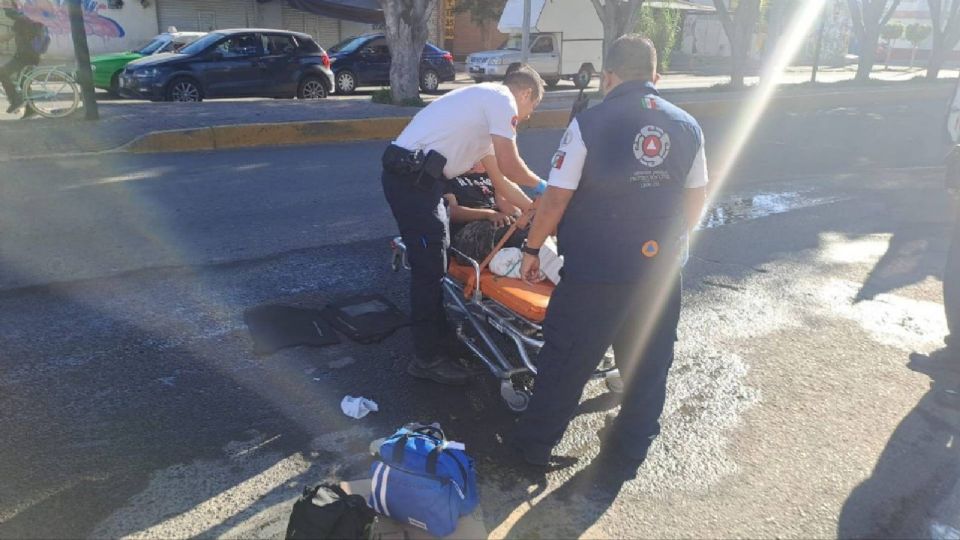 El accidente ocurrió la mañana de este jueves, cuando el peatón identificado como Christian García, caminaba en la colonia San Felipe de Jesús y fue víctima del atropello de un motociclista.