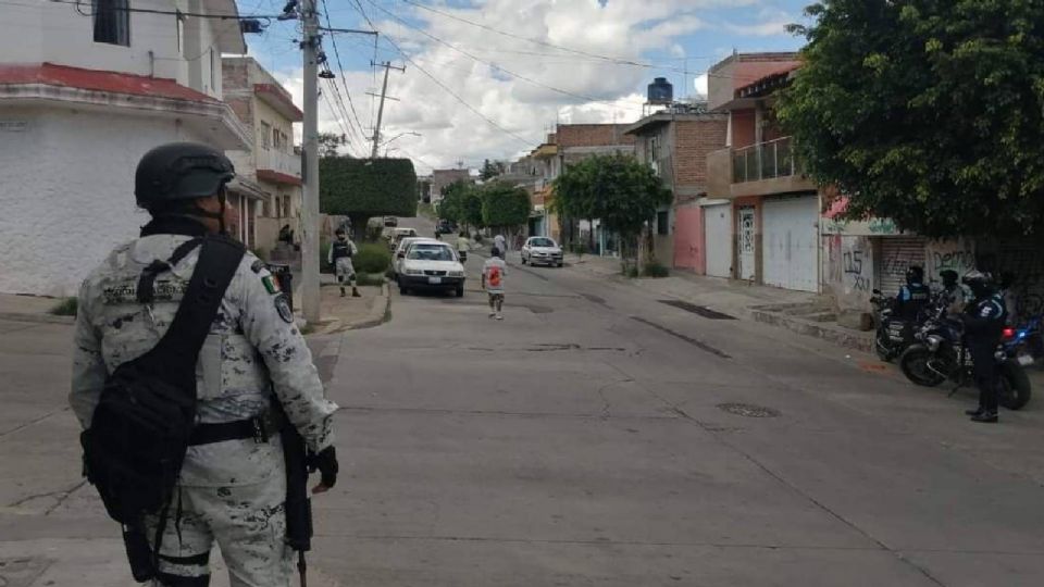 Según la versión de los testigos, eran las 3:00 de la tarde del pasado miércoles cuando escucharon disparos en las calles Sindico Obrero y Reforma Agraria en la colonia mencionada, por lo que inmediatamente dieron aviso a las autoridades. 