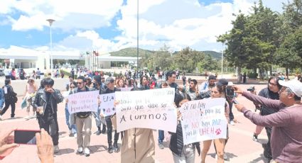 Con manifestación estudiantil, UAEH inaugura la Feria Universitaria del Libro | VIDEO