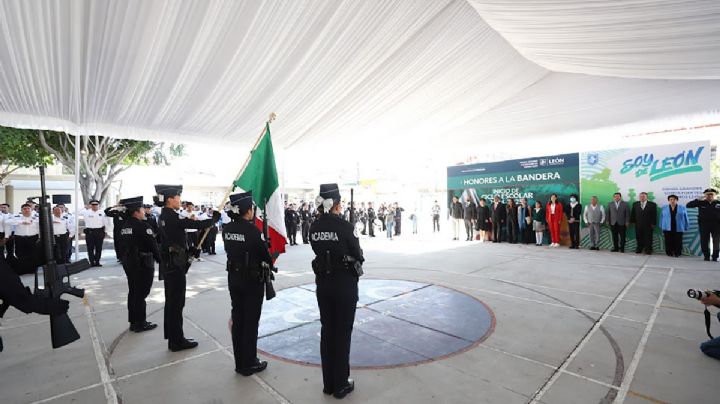 Regresaron a clases 318 mil estudiantes a clases en León, Ale Gutiérrez anuncia becas