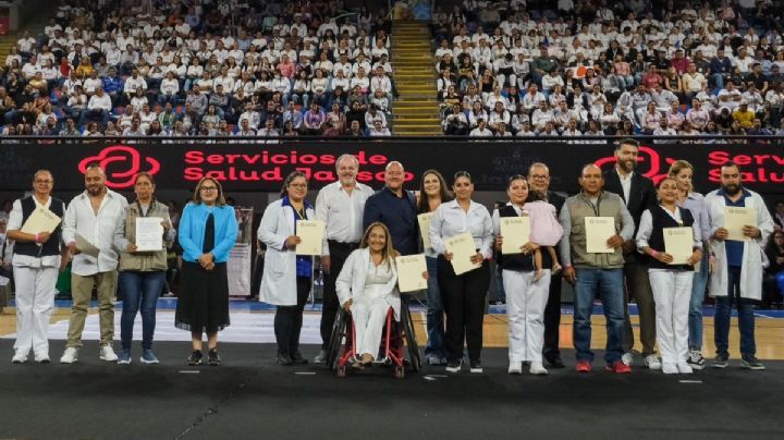 Jalisco concluyó basificación de todo su personal de salud; entregó en esta administración 5 mil bases