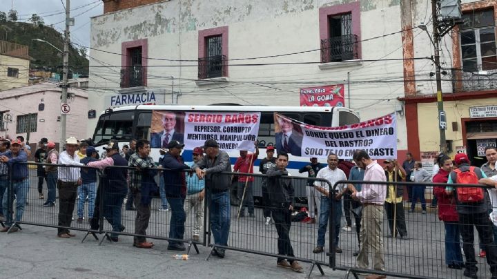 Prometió obras y no cumplió, reclaman tablajeros de Pachuca a Sergio Baños