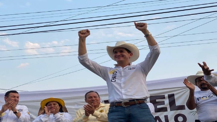 ¿Quién es el senador de Tabasco que renunció al PRD para sumarse a Morena?