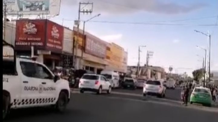 En Celaya: Entran sujetos armados a un local de la Plaza del Quinto Sol y asesinan a 3