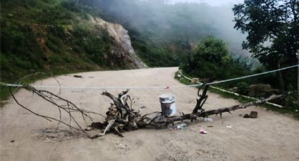 Sigue bloqueo de carretera intermunicipal Ixmiquilpan-Nicolás Flores; por conflicto entre localidades