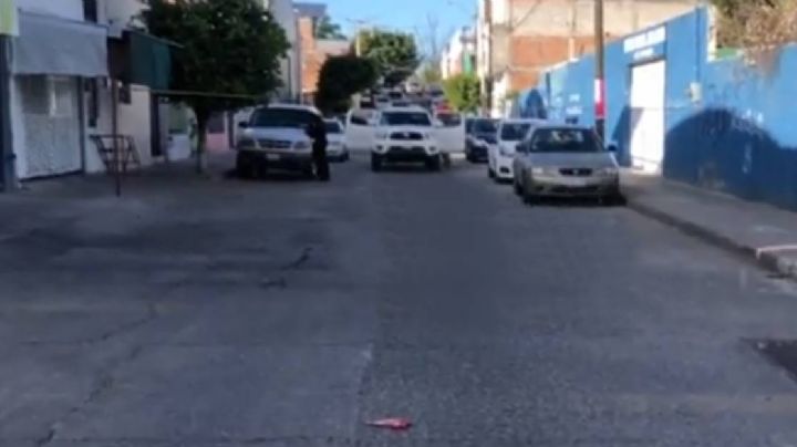 León: Dejaba a su hijo en escuela y lo atacan a balazos